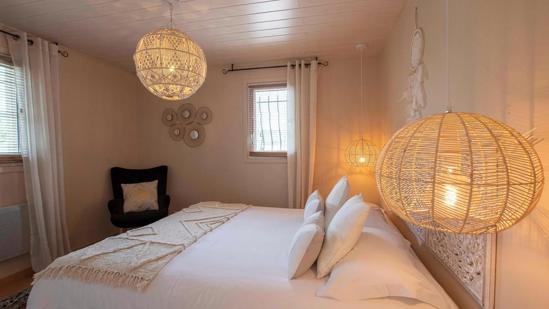 La Bastide Des Bourguets Adults Only, Mont Ventoux Bed and Breakfast Sault-de-Vaucluse Bed & Breakfast