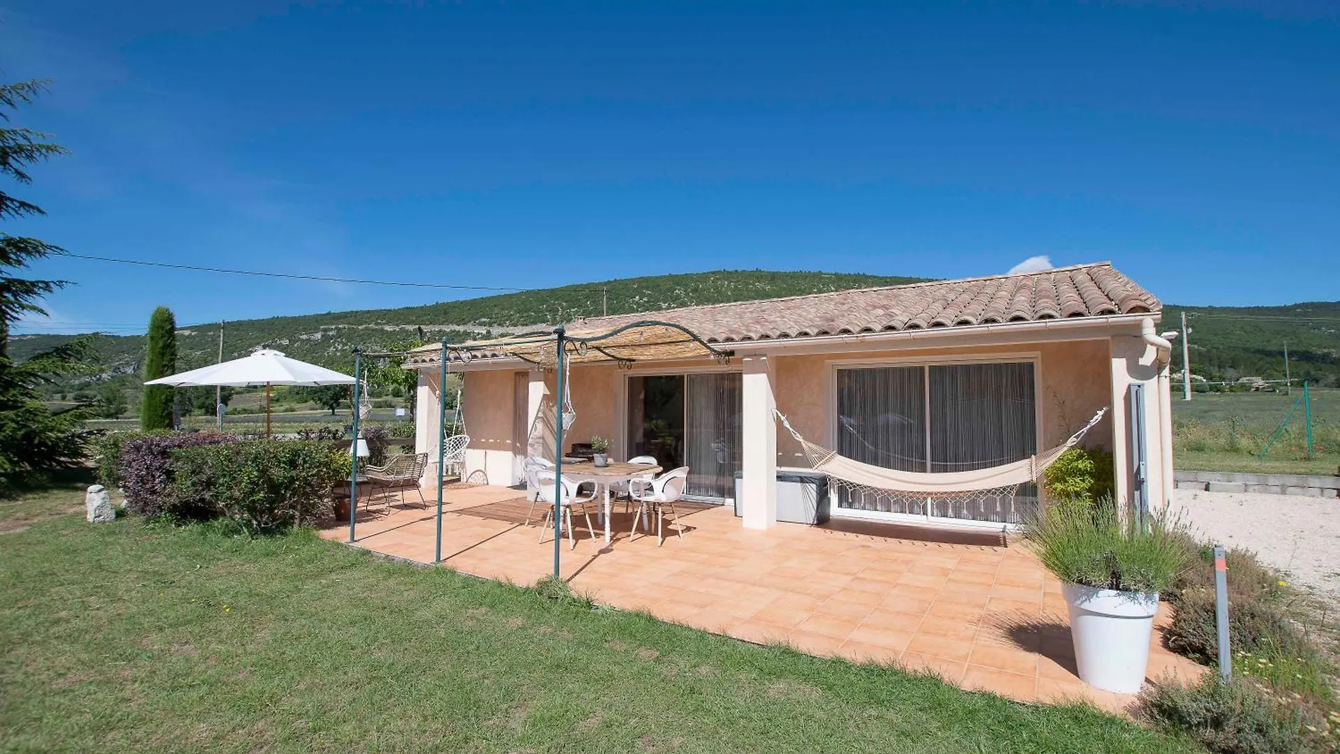 **** Bed & Breakfast La Bastide Des Bourguets Adults Only, Mont Ventoux Bed and Breakfast Sault-de-Vaucluse Frankrijk